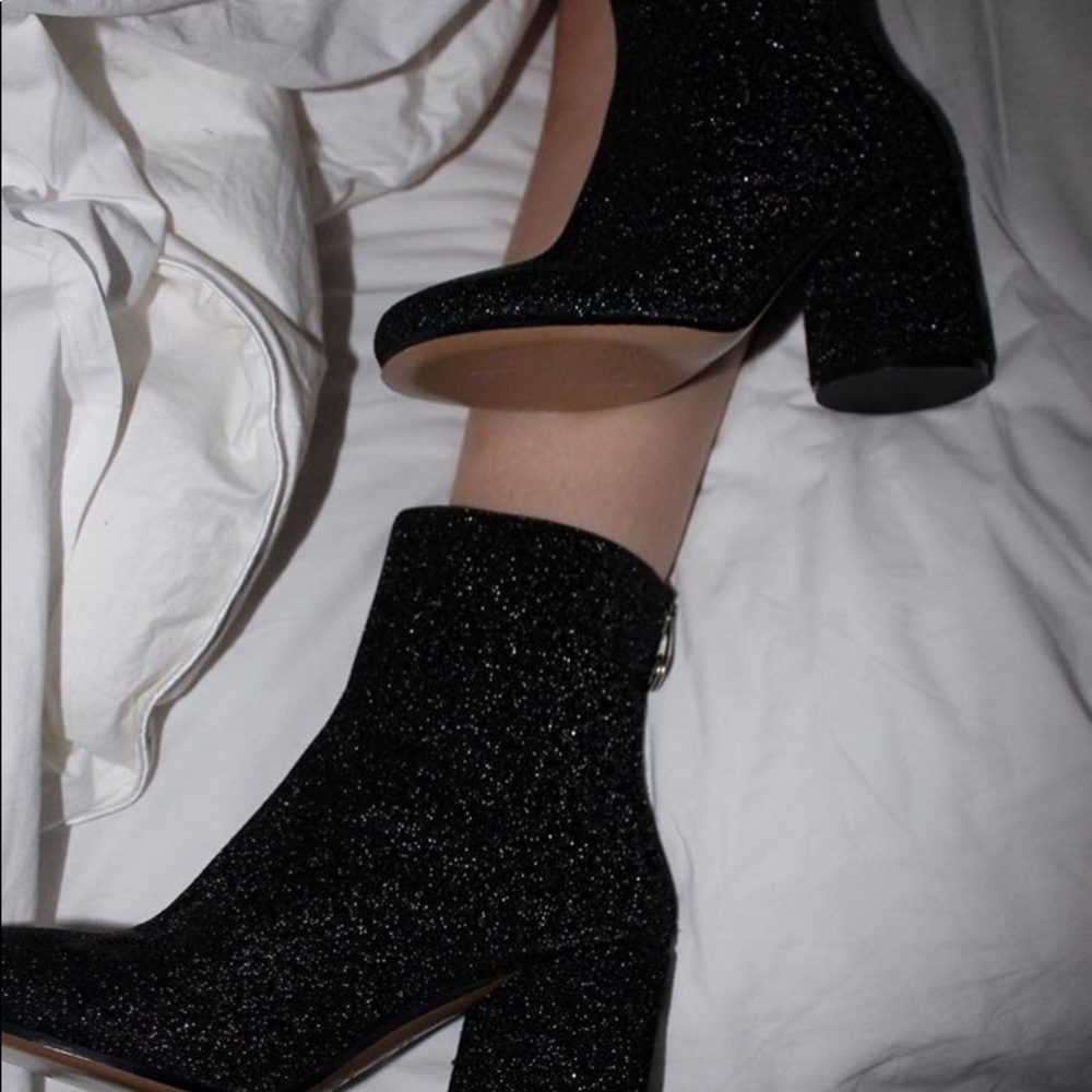 Meet your Posher, Helen